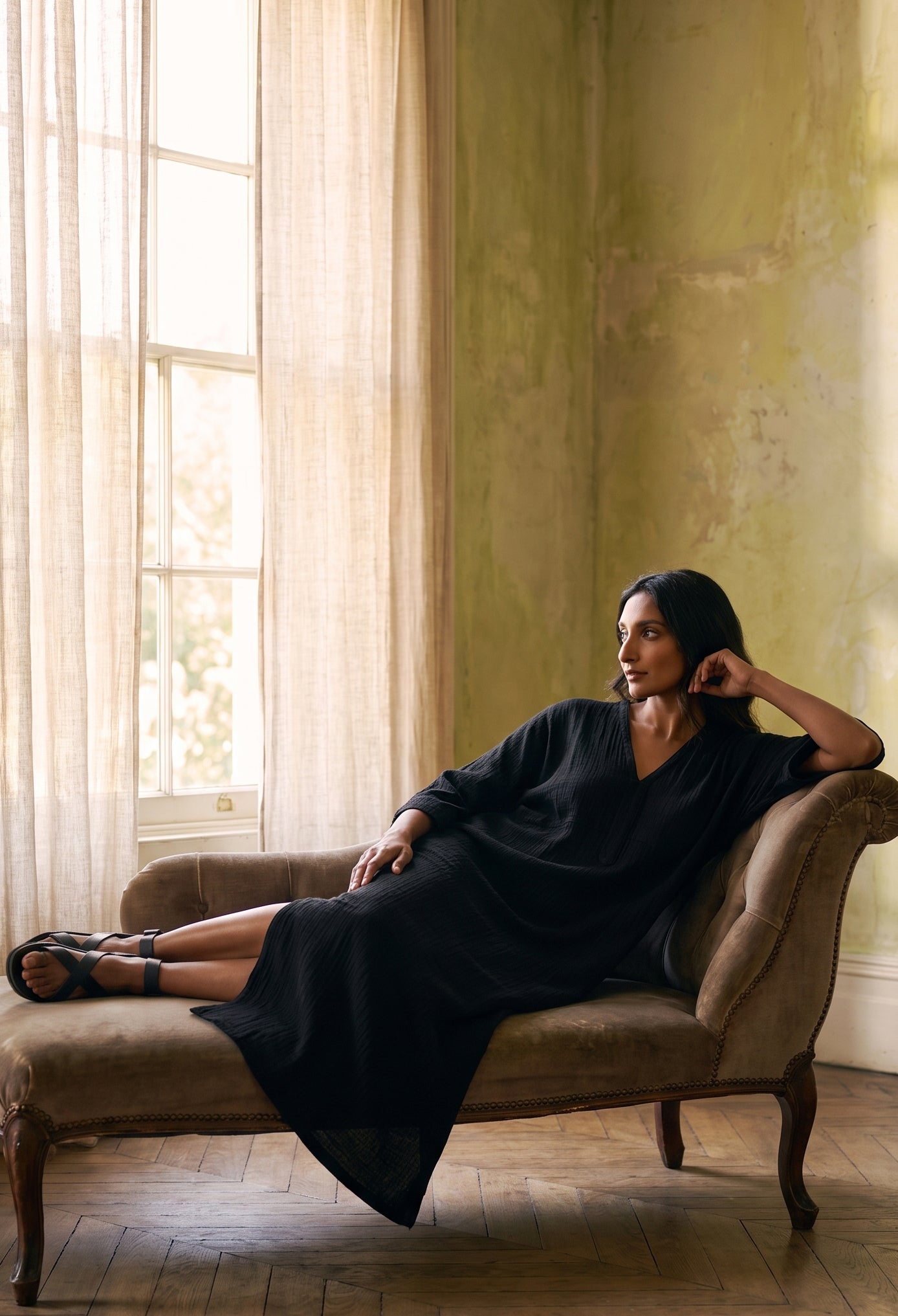 Black Cotton Gauze Arc Seam Caftan
